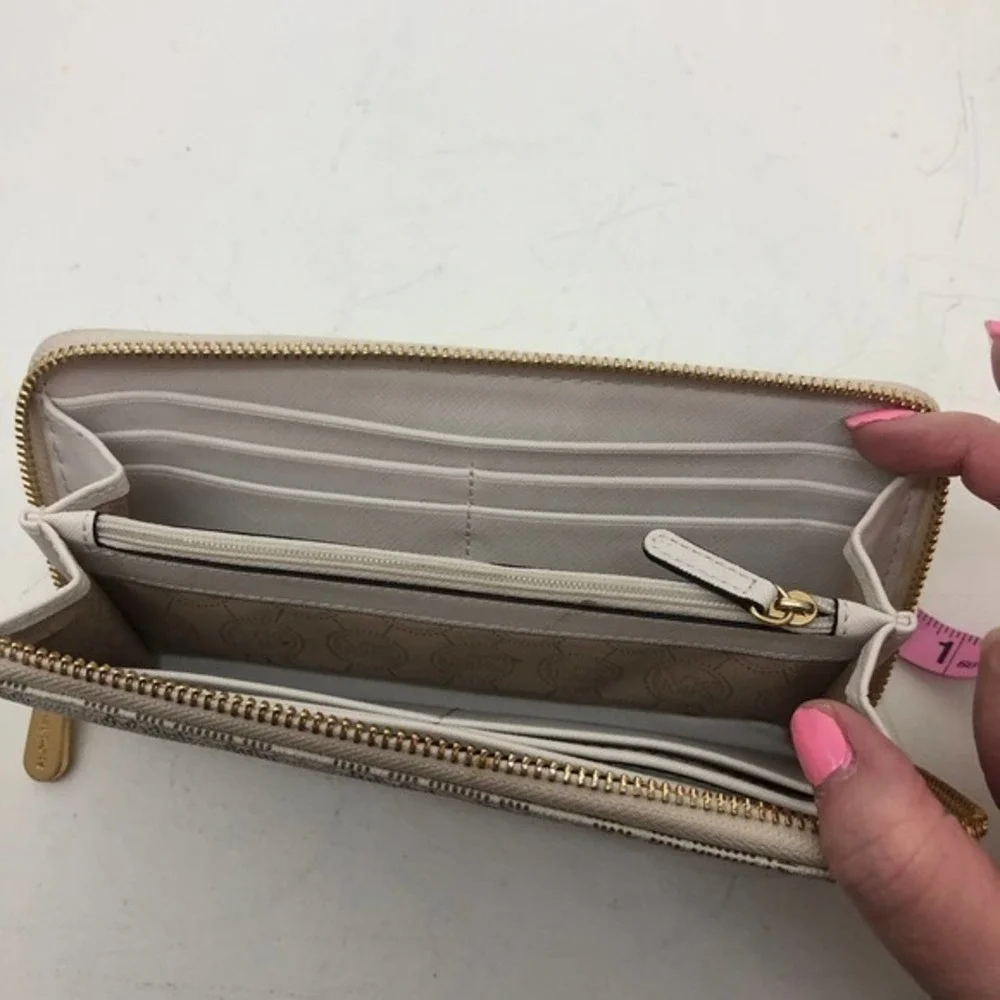 Michael Kors Signature crossbody vanilla purse